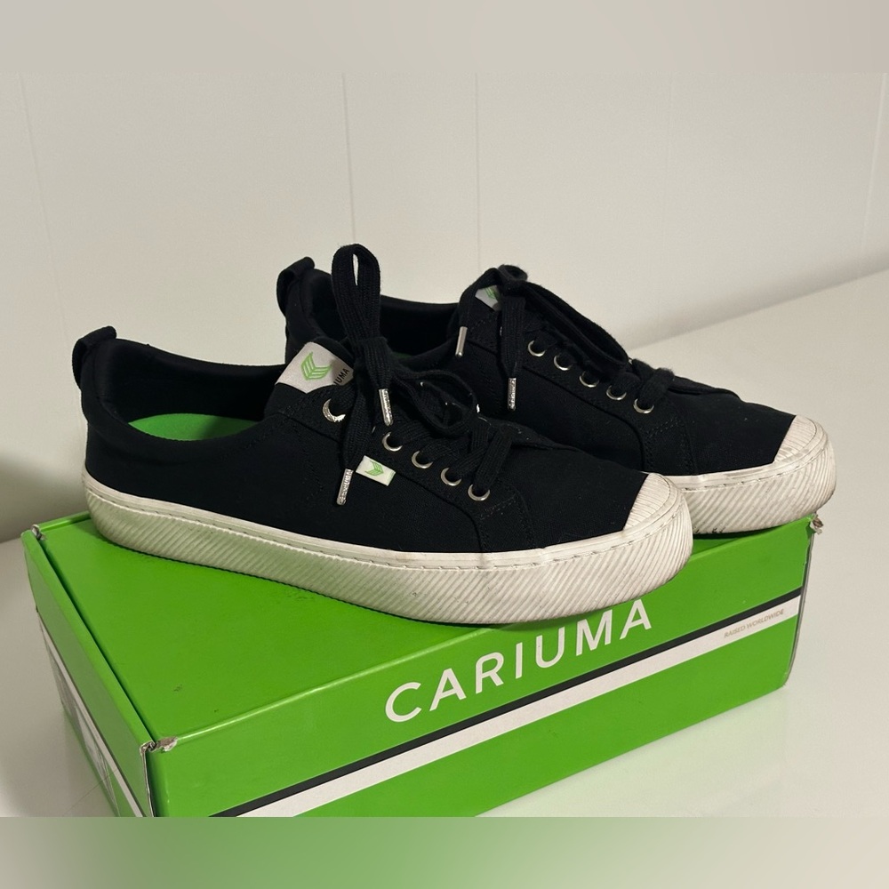 Cariuma OCA Low Black Canvas